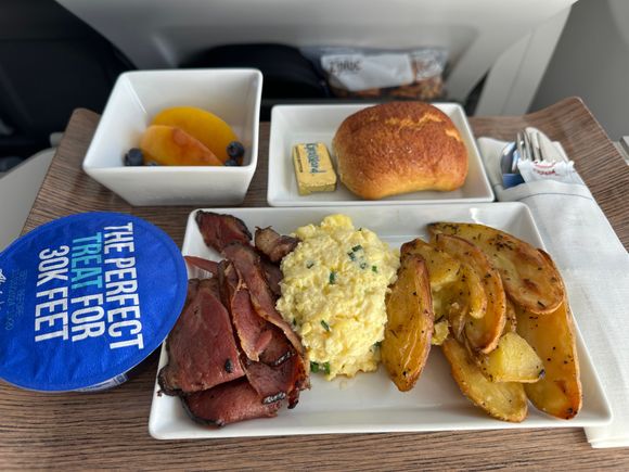 LAX-IAD breakfast