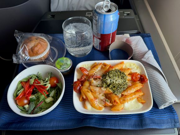 Pre-landing meal