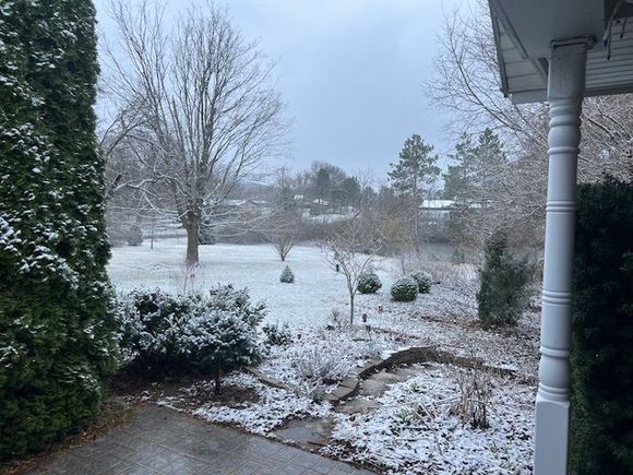Got a text from a friend in Illinois, who said “Yesterday was 75 and this morning I woke up to this. Gotta love the Midwest in March.” 

Me response, “Do you, really?”
