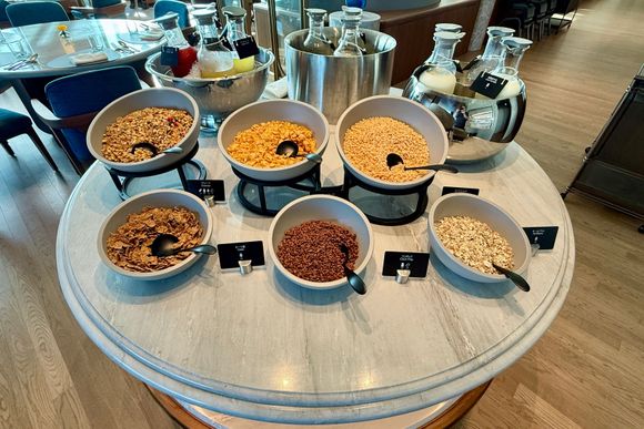 Breakfast sereal bar