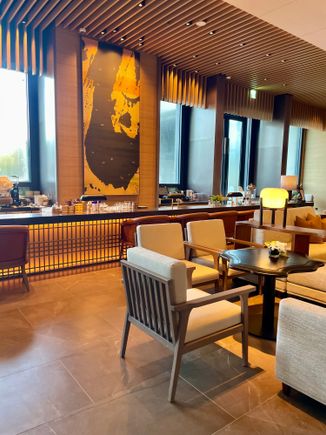 Lobby bar