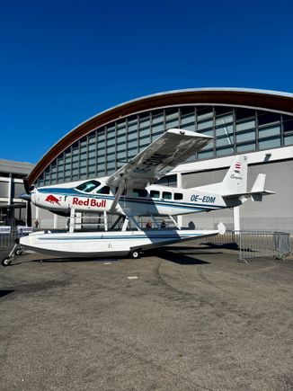 Floatplane -Cessna Caravan 1