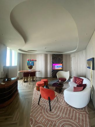 Spectacular Suite - living area 