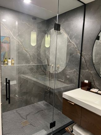 Base room shower