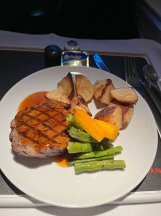 Love the grill marks! Unlike HND's catering this steak had beautiful grill marks and tasted good. Cooked medium. 8/10 