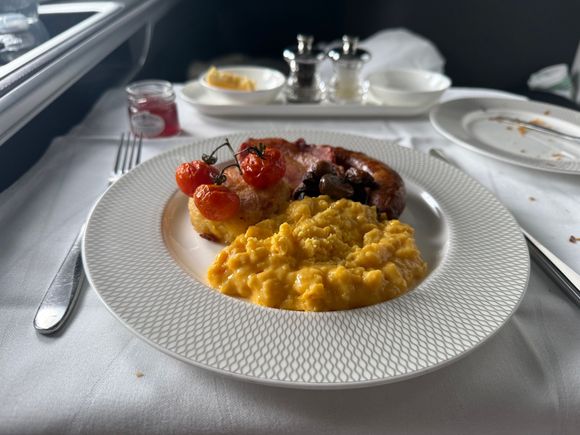 I always feel like BA does breakfast terribly when it comes to choice. It’s always a “Full British” or omelette. Wish they did something like smoked salmon & eggs.