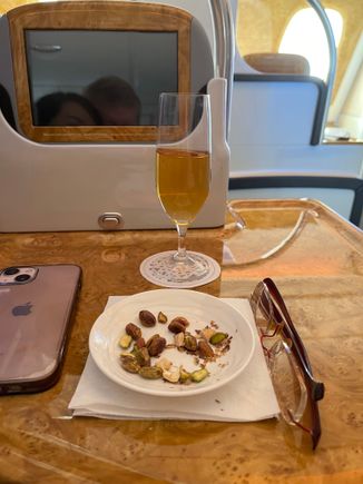 Apple spritzer with warm nuts