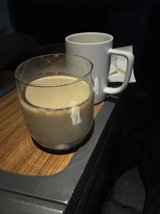 The biggest pour of baileys I’ve ever seen in the air..:. I just asked for ‘a baileys’