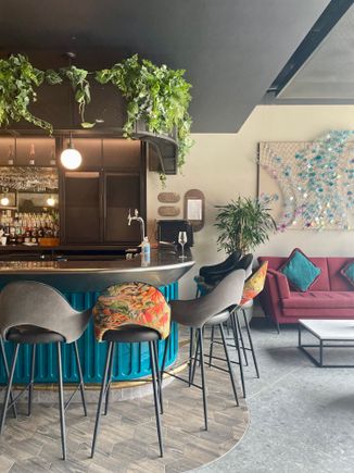 Voyager bar and restaurant