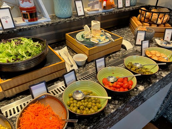 Salads, cheese
