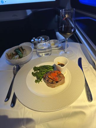 I rarely have beef on the plane so tried it for a change and it was good. Tender and a tasty jus. The veg were average. 