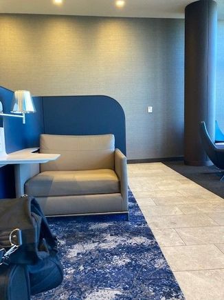 Lounge seat