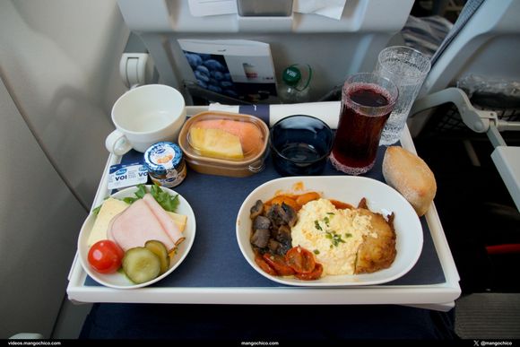 Finnair LHR – HEL, Breakfast