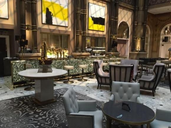 Le Grand Salon with bar