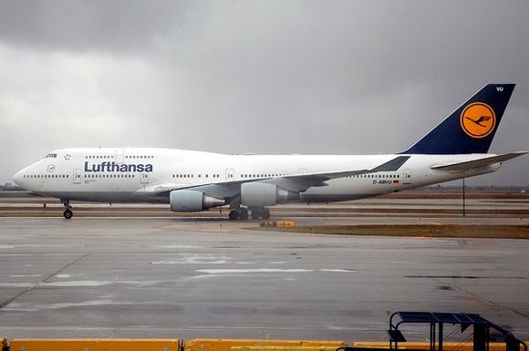 747 400