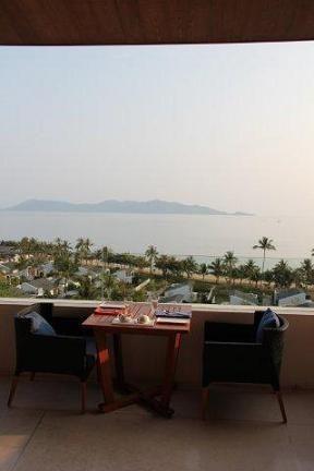 Kitchen Table &amp; Resort