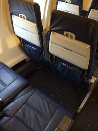 crj100 pic 2