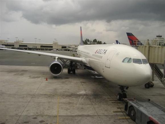 HNL NRT Plane