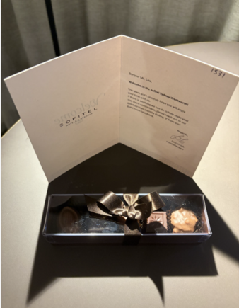Chocolate set (5 piece), plus a bottle of red wine (which I declined and swapped for 2 large bottles of sparkling water instead)