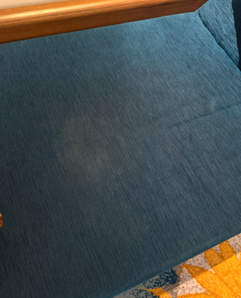 stain in the center of the chaise longue