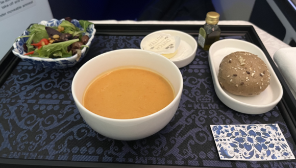 My first choice was the salmon but I was informed by the FA that catering did not load enough of it so had to settle for the curry soup. 