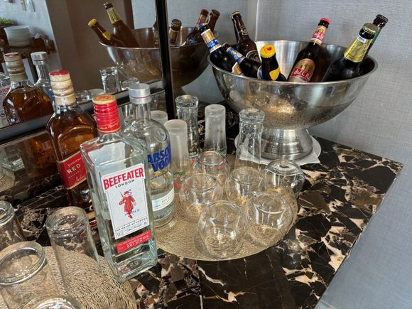 Happy hour from 6-8pm