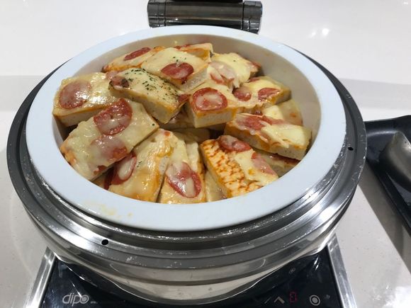 Pepperoni pizza at KE East lounge (PR1)