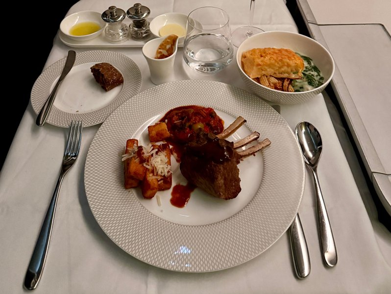 Rack of Colorado spring lamb (veg: potato au gratin, creamed spinach, corn)