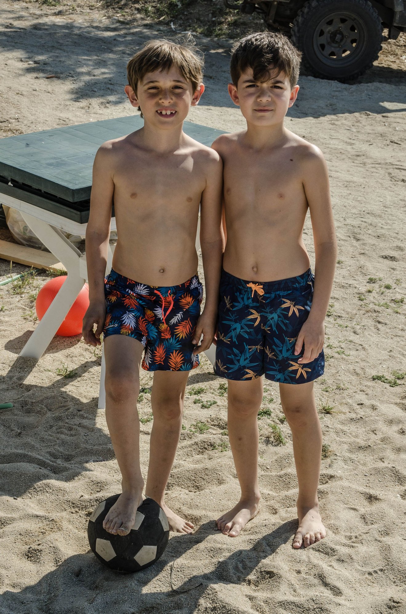 These lads at Tropeas Shark Bay had a chat with us. When at first their ball had rolled onto my feet, Id jokingly pretended to take it by plopping it into my shoulder bag without breaking stride. I told our Toronto FC soccer team had two talented Italian players: Insigne and Benedeschi. *The beachside snack menu there, and the one we saw earlier at Parghelias Lido di Nonno, was similar to those across European and North American beaches: pop and fast food.