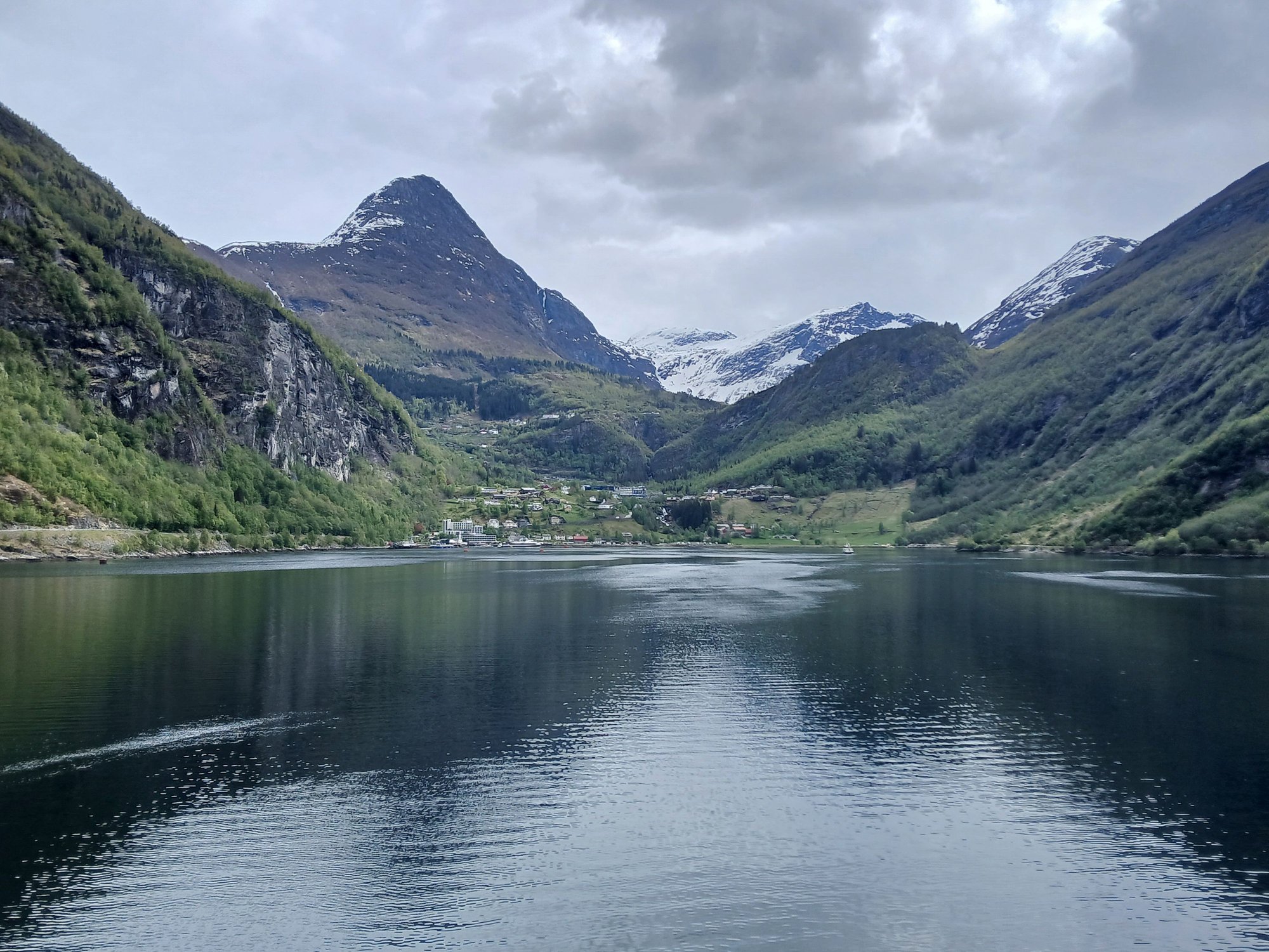 Appraochign the billage of Geirnager at the end of the fjord