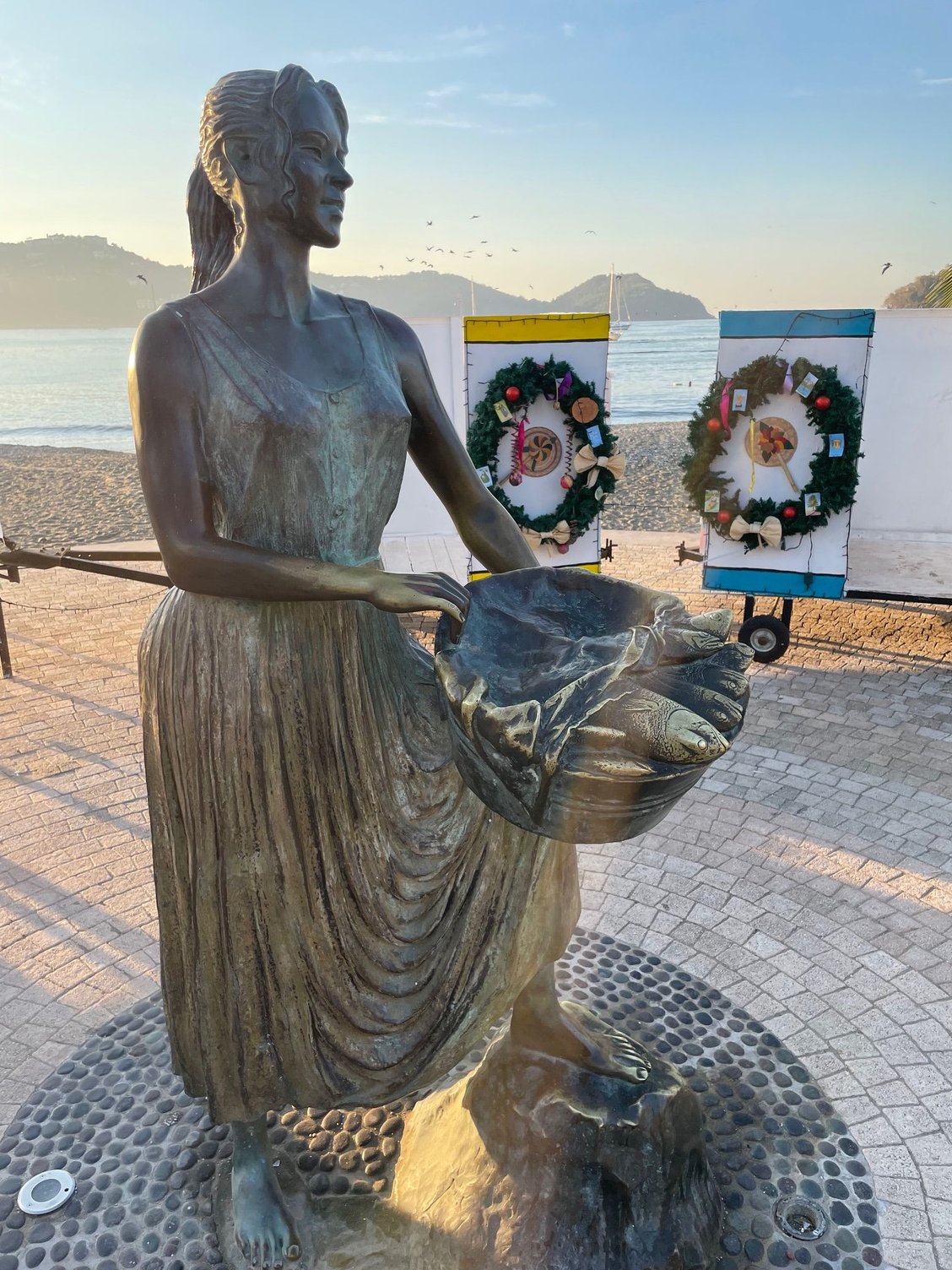 There about 15 statues of mujeres, throughout town, they represent the different states of Mexico