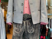 Bottom half of the man’s outfit above. Hmmmm, maybe at the upcoming GTG at Barb’s we should all don these spiffy duds!