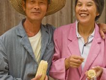 Pair of locals at the market. I got the impression that they were on a date.