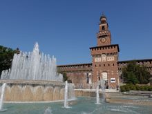 A short walk from the Brera brought me to Sforza Castle