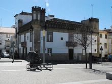 Castelo de Vide's immaculate square with sculptures