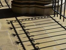 Ann has alluded to her legal past. Hours after we photographed this court entry shadow, a promising young lawyer made her final departure there. A violent attacker murdered her when she was nearly home. Pretty sure that incident was somewhere in North London.