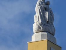 Gulls also made their way all over the piccolo port. They knew the ways of the wind.