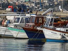 Seen behind this row of boats is the Phlegrean coast, with Cuma Lucrino and Torregaveta. But its key town is Pozzuoli. That port has its own Roman ruin, much of which is submerged: Baia. My late mother's old friend lives in Pozzuoli. Little did I know when I snapped this shot, that in under 2 weeks, I'd be calling that same friend from Canada with news of mom's funeral.