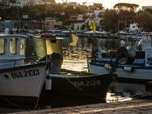 Spare a thought for 2 unfortunate Italians. Local Gino Lucetti tried to assassinate Mussolini early on in '26 and spent the next 17 years in prison. He was freed in '43 only to lose his life soon after during bombing at Cape Miseno. Secondly at Pompeii: the unborn baby still in the womb recently revealed through modern x-rays--her agonized expression is surreal.