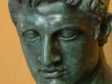 A bust that we saw in Herculaneum's gift shop. Herculaneum will be featured in an extended section later on here. It was our second visit. We chose it again only coz Pompeii is much larger and has little shade. We also prefer smaller crowds. *Those familiar with my mishap getting stuck in the WC upon arrival may want to know that my therapist says that I'm now finally ready to visit ancient ruins once more (more about that trauma later).