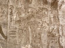 Fascinating carvings on the wall 