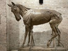 Another horse stature...boy they love their horses here.