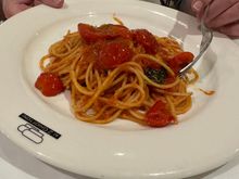 Spaghetti with fresh tomato sauce