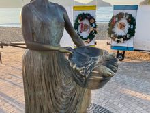 There about 15 statues of mujeres, throughout town, they represent the different states of Mexico