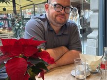 DS waiting for snack