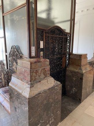 Old elevator, clasStsic, even had a little bench in it