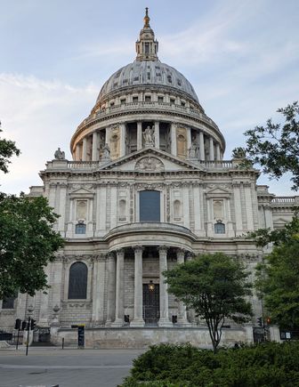 Had to take a quick last minute up-close look before crossing the Millennium Bridge.