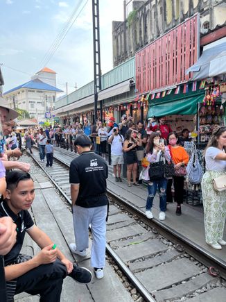 Everyone step back please