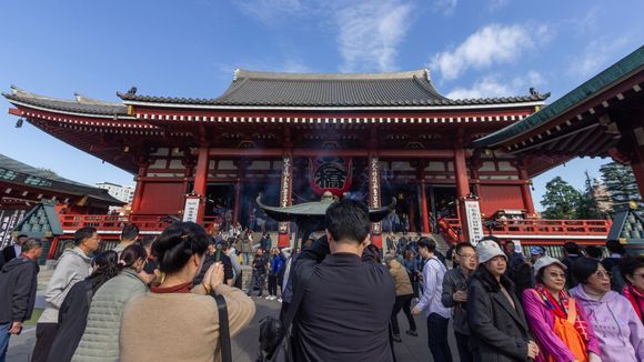 Sensoji was so much busier during the day than it had been the night before!