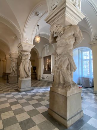 Royal Palace Apartments